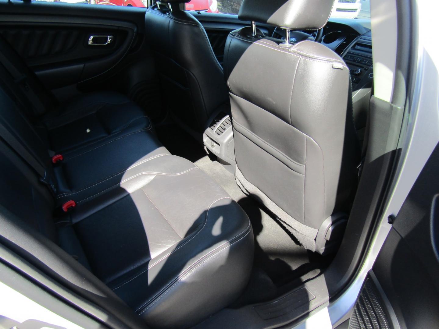 2012 Silver /Gray Ford Taurus (1FAHP2EW7CG) , Automatic transmission, located at 15016 S Hwy 231, Midland City, AL, 36350, (334) 983-3001, 31.306210, -85.495277 - Photo#8